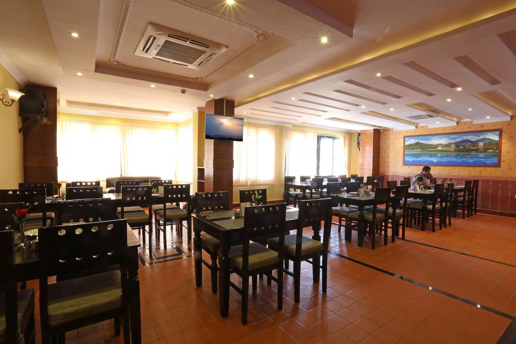 Hotel Pokhara Goodwill Esterno foto